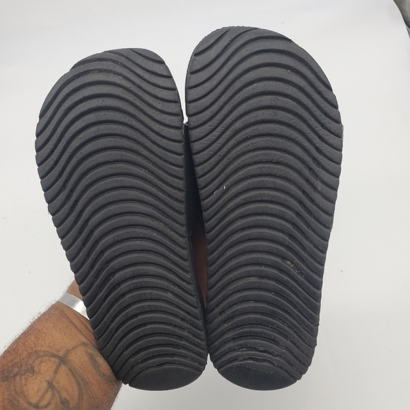 Nike Kawa Slides Kids Size 4Y Sandals 819352 001 Black Metal Shoes - Picture 7 of 9